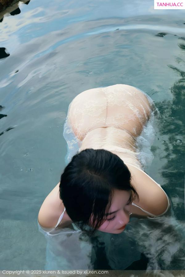  [XiuRen]高清写真图 2025.07.11 No.10538 南乔 绿色旗袍第46张图片